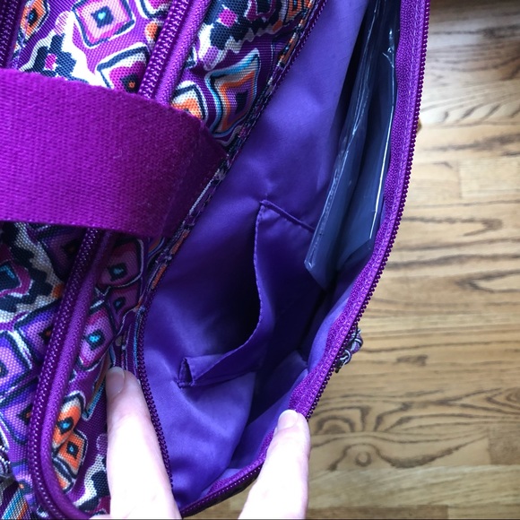 Vera Bradley Travel bag (NWOT) - Picture 8 of 13
